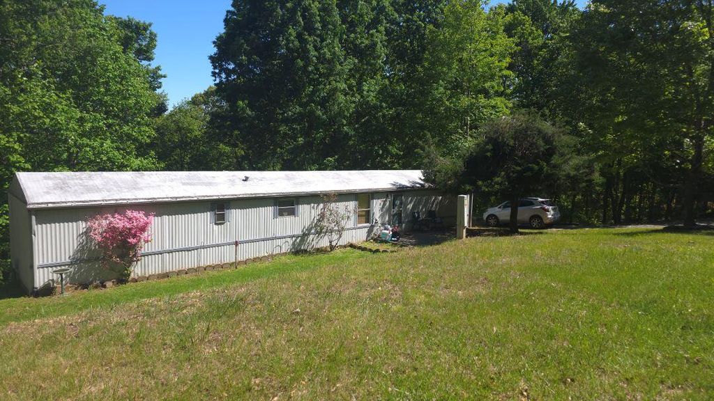 204 Bentwood DR, Blue Ridge, VA 24064