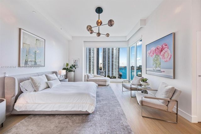 900 Brickell Key Blvd 1403, Miami, FL 33131