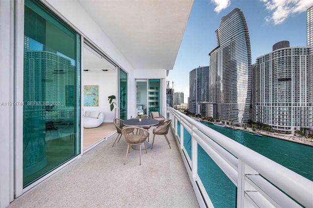 900 Brickell Key Blvd 1403, Miami, FL 33131