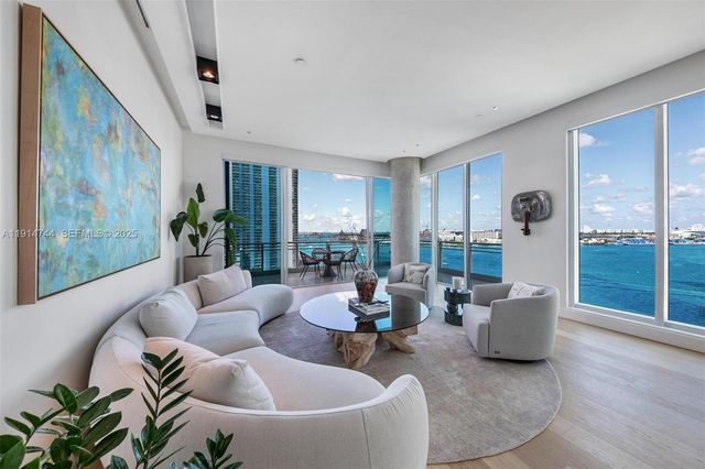 900 Brickell Key Blvd 1403, Miami, FL 33131