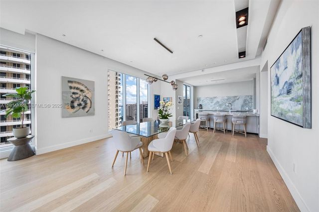 900 Brickell Key Blvd 1403, Miami, FL 33131