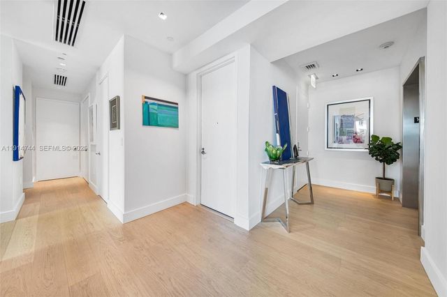 900 Brickell Key Blvd 1403, Miami, FL 33131