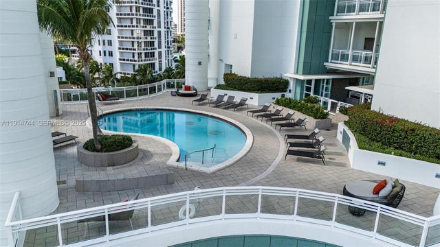 900 Brickell Key Blvd 1403, Miami, FL 33131