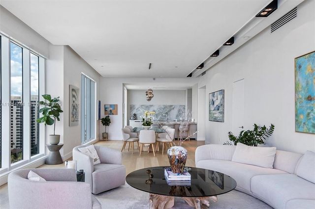 900 Brickell Key Blvd 1403, Miami, FL 33131