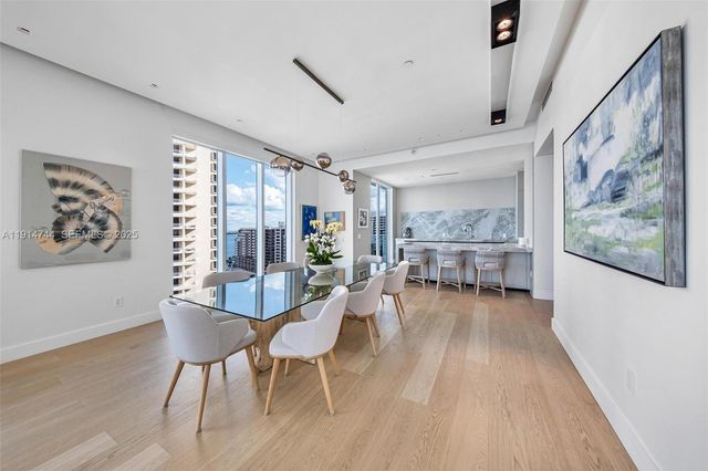 900 Brickell Key Blvd 1403, Miami, FL 33131