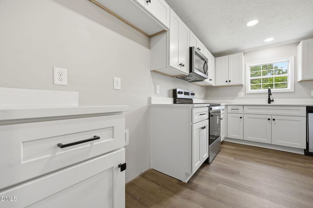 102 Pineview Drive, Louisburg, NC 27549