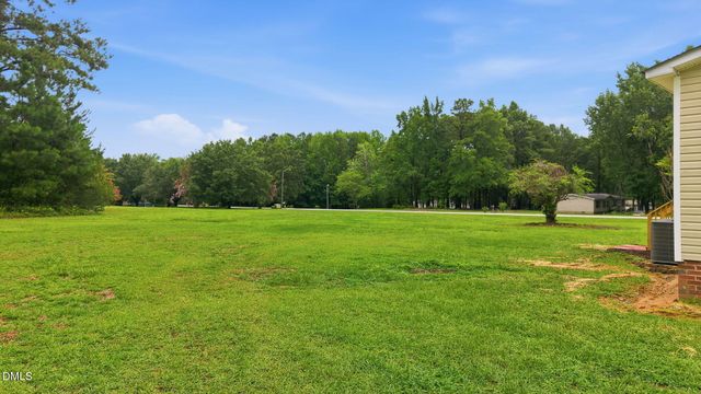 102 Pineview Drive, Louisburg, NC 27549