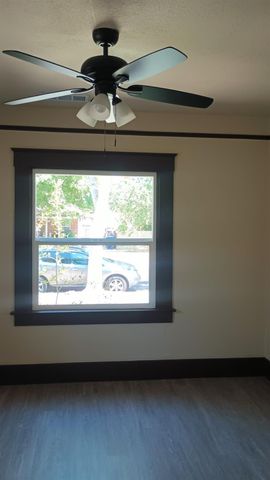 1327 N Ferger Avenue, Fresno, CA 93728