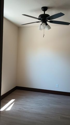 1327 N Ferger Avenue, Fresno, CA 93728