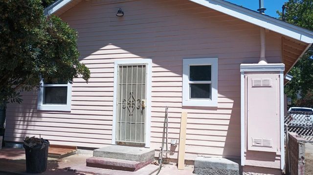 1327 N Ferger Avenue, Fresno, CA 93728