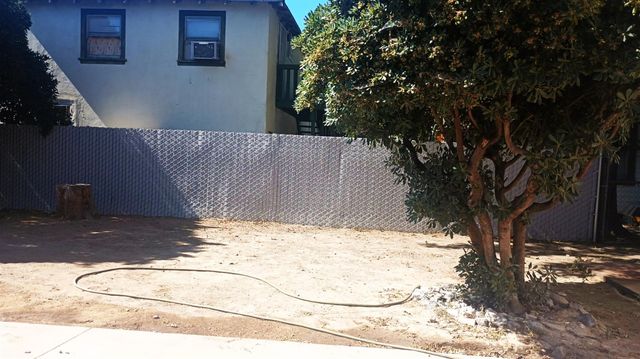 1327 N Ferger Avenue, Fresno, CA 93728