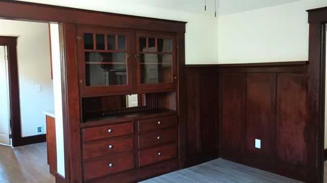 1327 N Ferger Avenue, Fresno, CA 93728