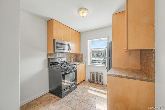 2015 36th Street, Astoria, NY 11105