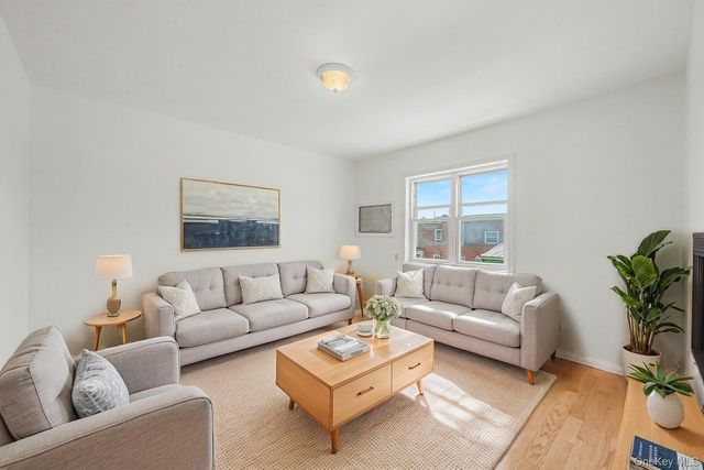 2015 36th Street, Astoria, NY 11105