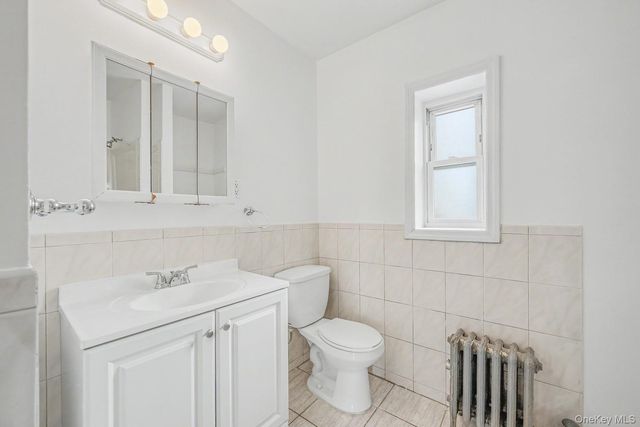 2015 36th Street, Astoria, NY 11105