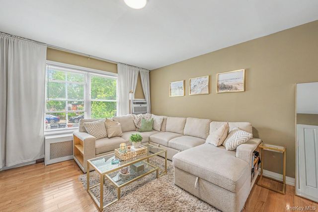 2015 36th Street, Astoria, NY 11105