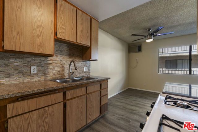 7635 Lankershim Boulevard, North Hollywood (los Angeles), CA 91605