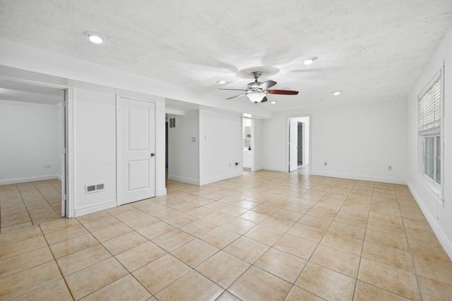 28 CHERRY LAUREL DR, Fredericksburg, VA 22405
