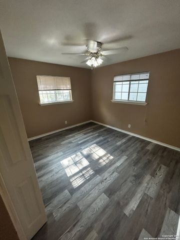 1826 Laven Dr, San Antonio, TX 78228