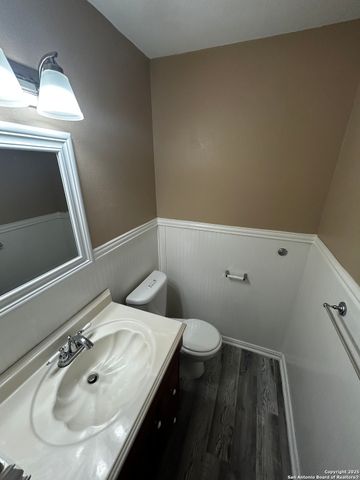 1826 Laven Dr, San Antonio, TX 78228