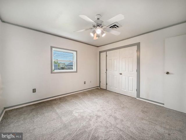 26 MIDWOOD LN, Levittown, PA 19054