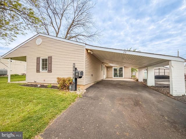 26 MIDWOOD LN, Levittown, PA 19054