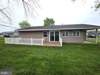 26 MIDWOOD LN, Levittown, PA 19054
