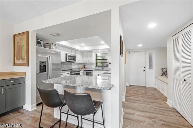 700 Valley Stream DR 202, Naples, FL 34113