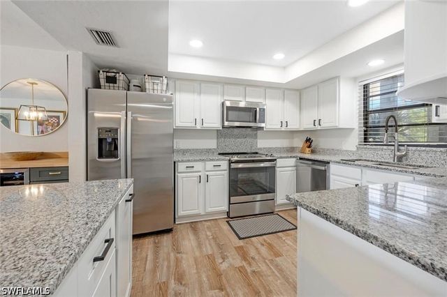 700 Valley Stream DR 202, Naples, FL 34113