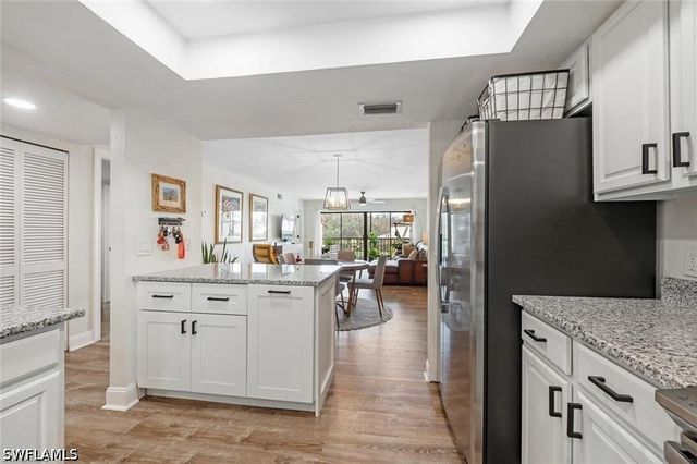 700 Valley Stream DR 202, Naples, FL 34113