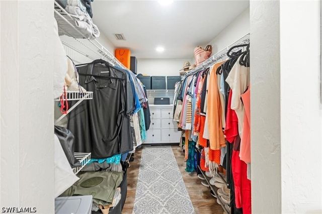 700 Valley Stream DR 202, Naples, FL 34113