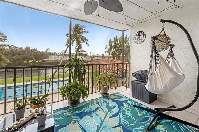 700 Valley Stream DR 202, Naples, FL 34113