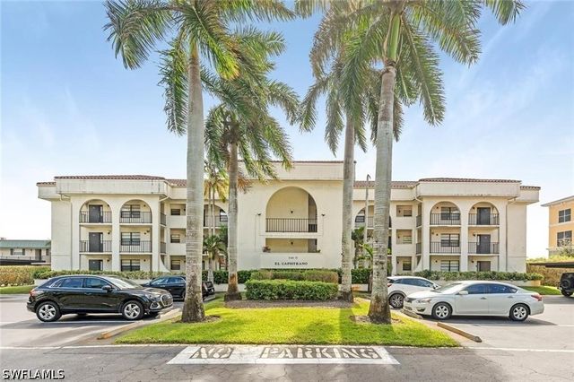 700 Valley Stream DR 202, Naples, FL 34113