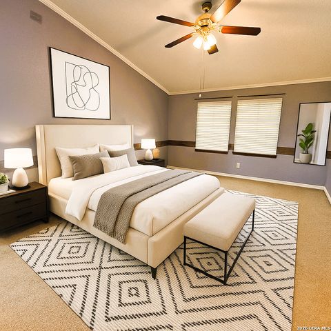 799 County Road 6612, Devine, TX 78016