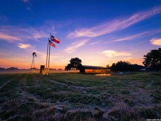 799 County Road 6612, Devine, TX 78016