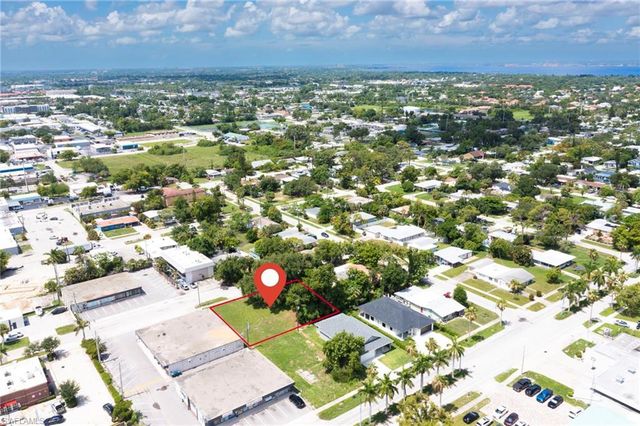 1925 Suwanee AVE, Fort Myers, FL 33901