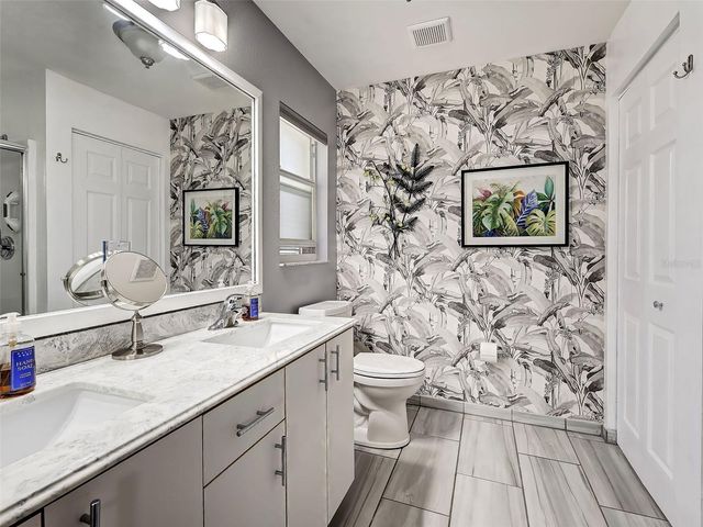 10381 SANDRIFT AVENUE, Englewood, FL 34224