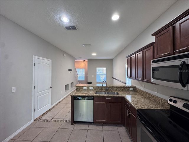 8523 BRUSHLEAF WAY, Tampa, FL 33647