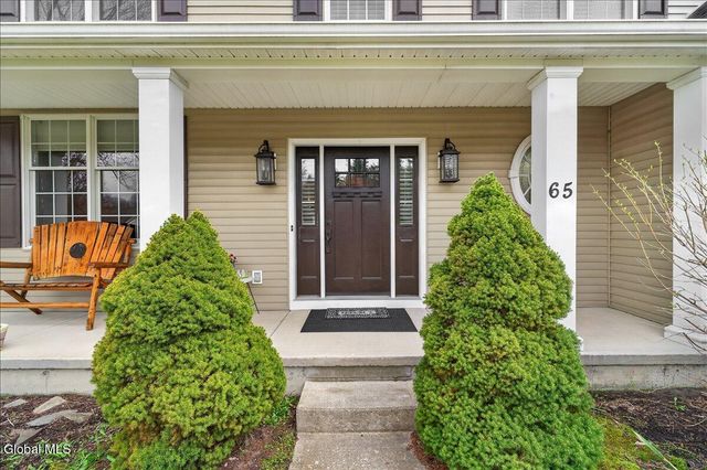 65 Stone Crest Drive, Halfmoon, NY 12118