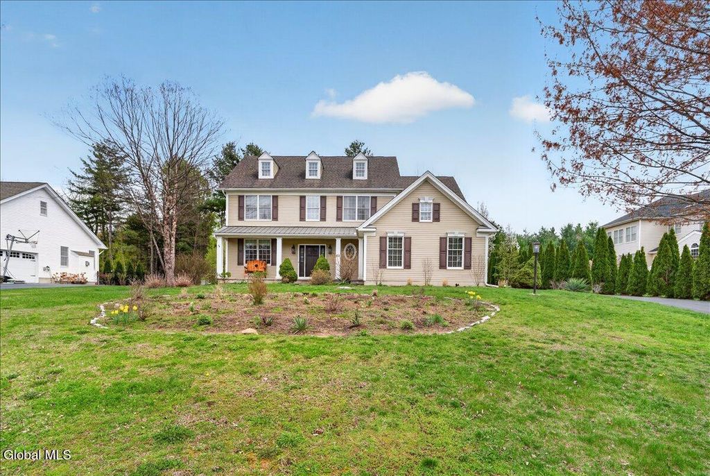 65 Stone Crest Drive, Halfmoon, NY 12118