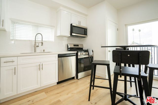 1286 W 35th Place, Los Angeles, CA 90007