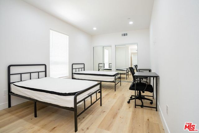 1286 W 35th Place, Los Angeles, CA 90007