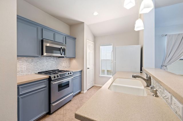 902 Memorial Heights Drive, Houston, TX 77007