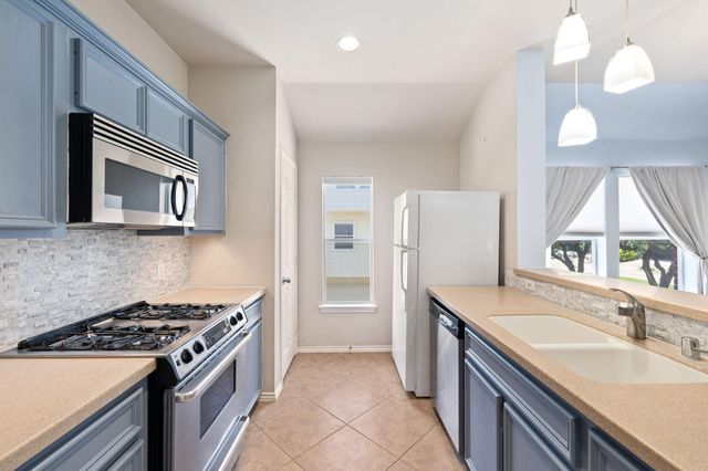 902 Memorial Heights Drive, Houston, TX 77007