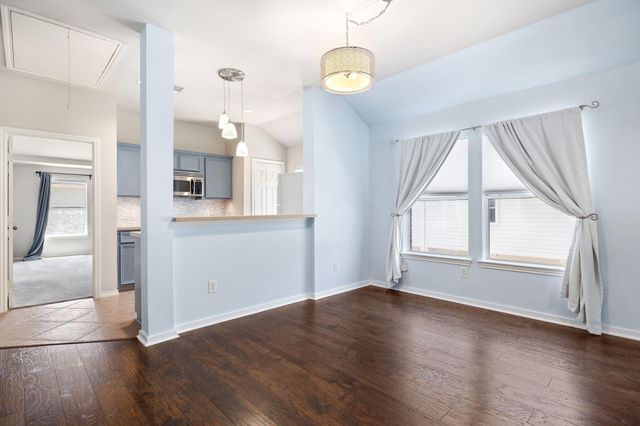 902 Memorial Heights Drive, Houston, TX 77007