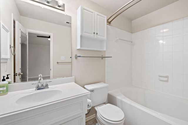 902 Memorial Heights Drive, Houston, TX 77007