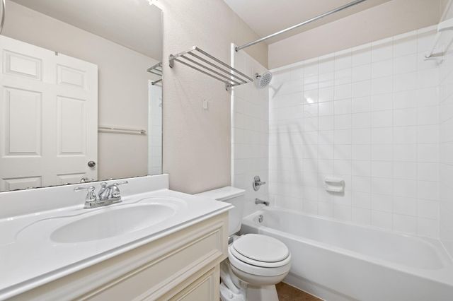 902 Memorial Heights Drive, Houston, TX 77007