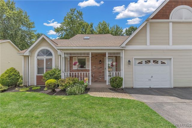 55 Spicebush Lane, Amherst, NY 14221