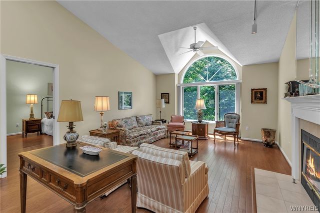55 Spicebush Lane, Amherst, NY 14221