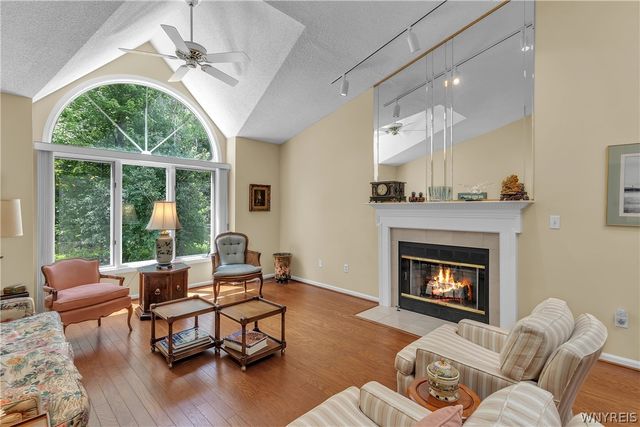 55 Spicebush Lane, Amherst, NY 14221